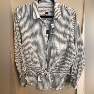 Universal Thread Tie- Front Shirt